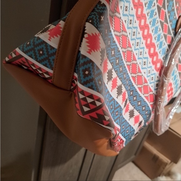 Boho Aztec Vegan Leather Weekender Bag - Picture 4 of 10